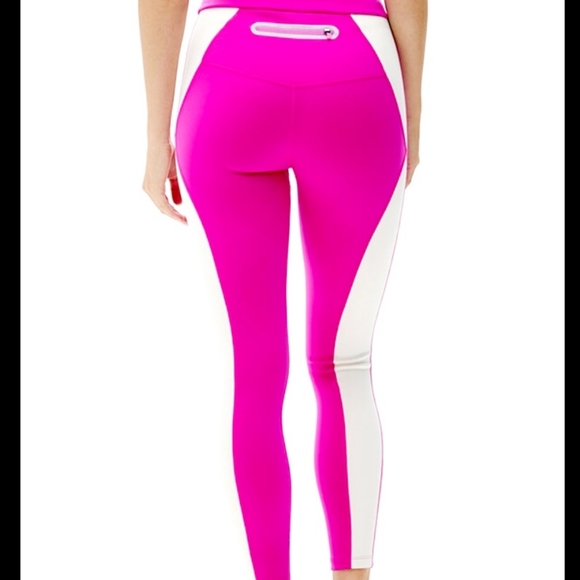 GUESS Activewear Set - Picture 4 of 7